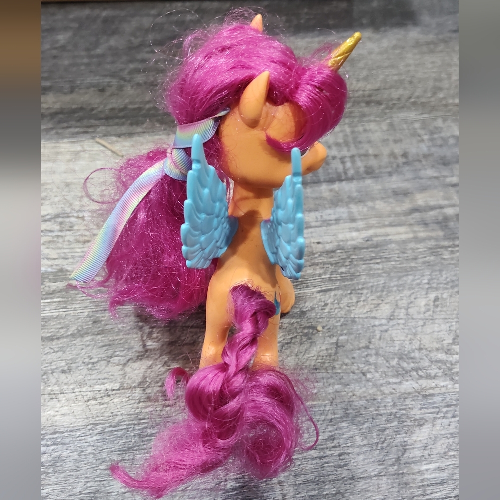 My Little Pony: Make Your Mark Toy Ribbon Hairstyles Sunny Starscout - 6" - 2021 - Picture 5 of 5